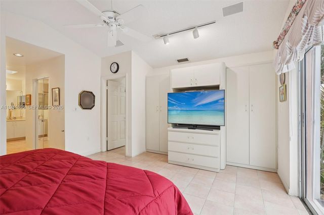 15201 S Wilshire Cir S, Pembroke Pines, FL 33027