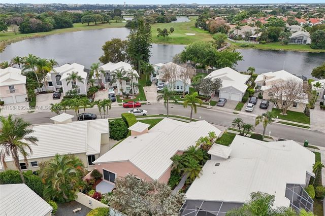 15201 S Wilshire Cir S, Pembroke Pines, FL 33027