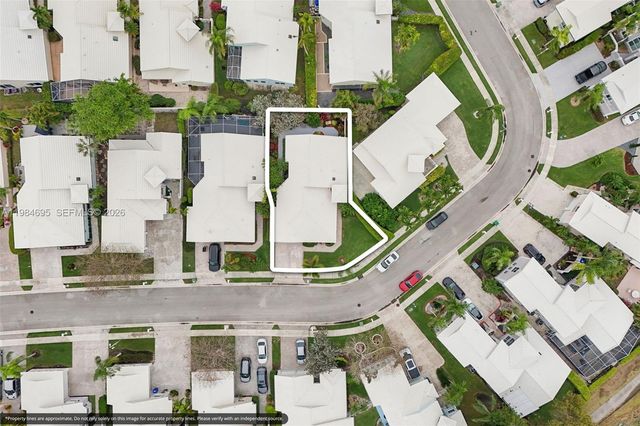 15201 S Wilshire Cir S, Pembroke Pines, FL 33027