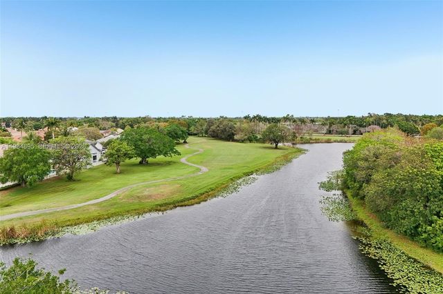 15201 S Wilshire Cir S, Pembroke Pines, FL 33027