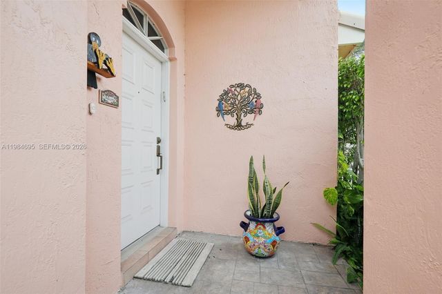 15201 S Wilshire Cir S, Pembroke Pines, FL 33027