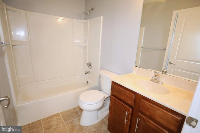 10 ROWAND WAY E, Clementon, NJ 08021