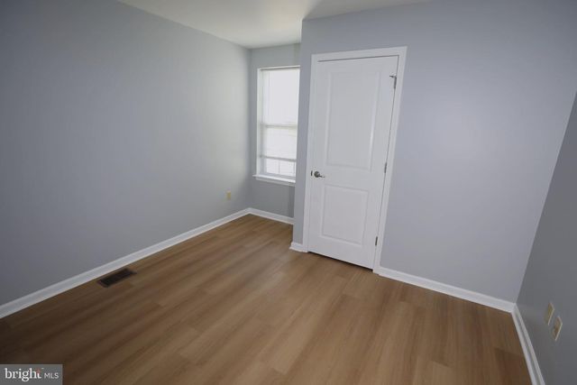 10 ROWAND WAY E, Clementon, NJ 08021