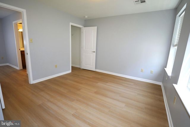10 ROWAND WAY E, Clementon, NJ 08021