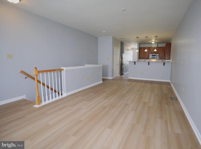 10 ROWAND WAY E, Clementon, NJ 08021
