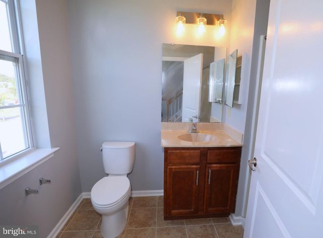 10 ROWAND WAY E, Clementon, NJ 08021