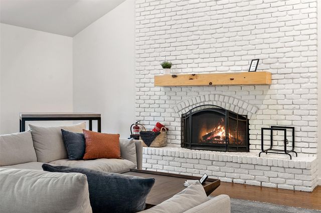 2202 Montclaire ST, Austin, TX 78704