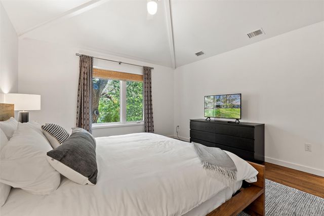 2202 Montclaire ST, Austin, TX 78704