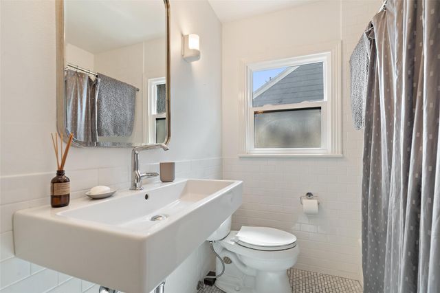 2202 Montclaire ST, Austin, TX 78704