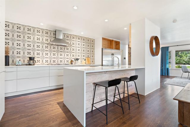 2202 Montclaire ST, Austin, TX 78704