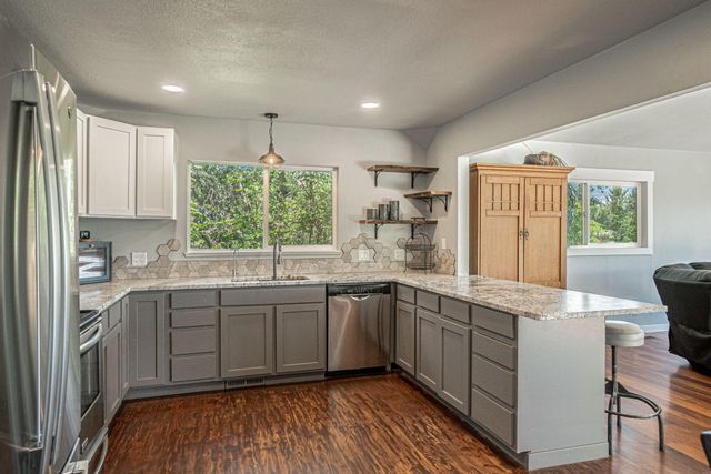 4970 Old Stage Road, Central Point, OR 97502
