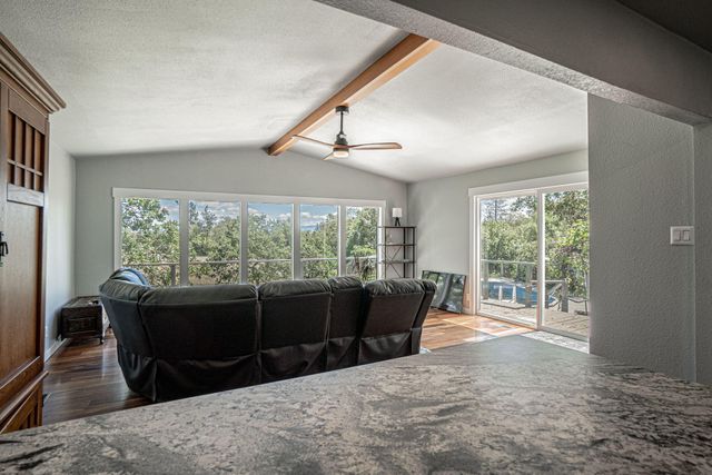 4970 Old Stage Road, Central Point, OR 97502