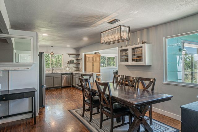 4970 Old Stage Road, Central Point, OR 97502