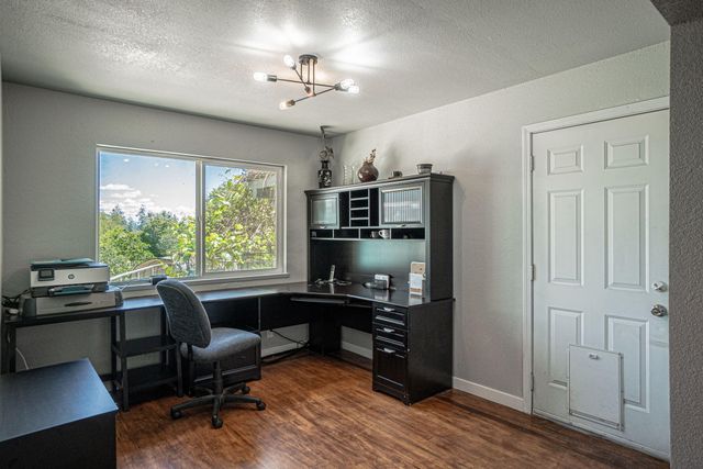 4970 Old Stage Road, Central Point, OR 97502