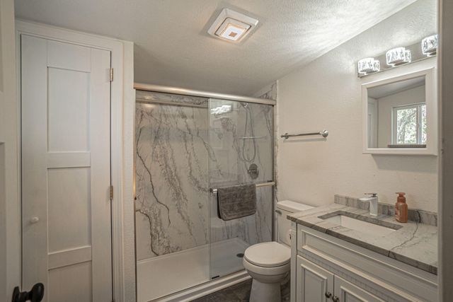 4970 Old Stage Road, Central Point, OR 97502