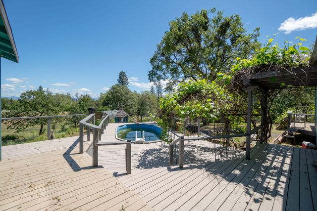 4970 Old Stage Road, Central Point, OR 97502