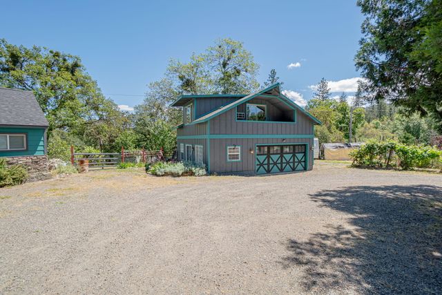 4970 Old Stage Road, Central Point, OR 97502
