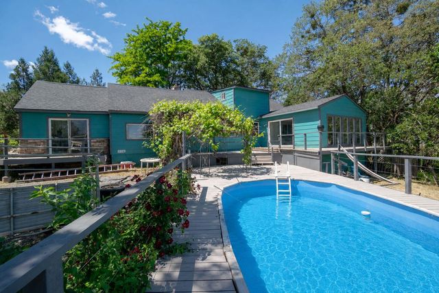 4970 Old Stage Road, Central Point, OR 97502