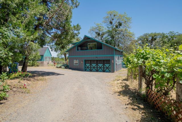 4970 Old Stage Road, Central Point, OR 97502