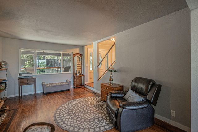 4970 Old Stage Road, Central Point, OR 97502