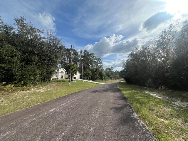 7925 N Ibsen Drive, Citrus Springs, FL 34433