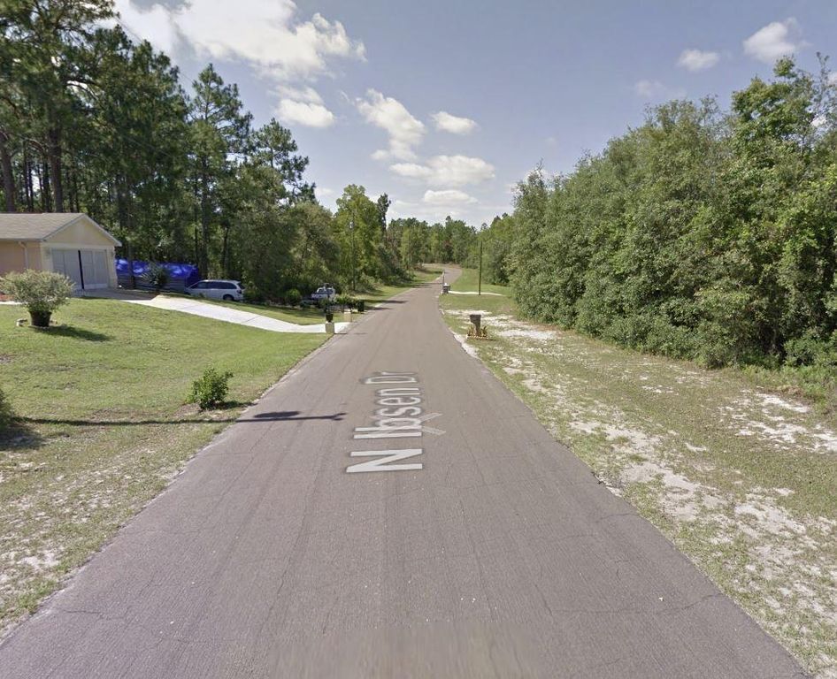 7925 N Ibsen Drive, Citrus Springs, FL 34433