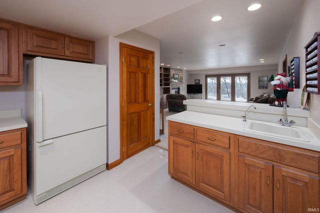 7117 Twelve Oak Court, Fort Wayne, IN 46804