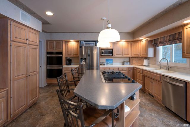 7117 Twelve Oak Court, Fort Wayne, IN 46804