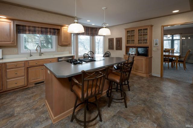 7117 Twelve Oak Court, Fort Wayne, IN 46804