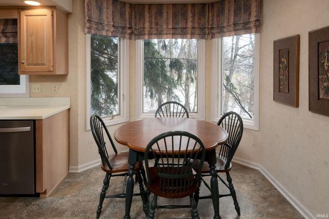 7117 Twelve Oak Court, Fort Wayne, IN 46804