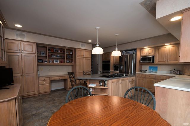 7117 Twelve Oak Court, Fort Wayne, IN 46804