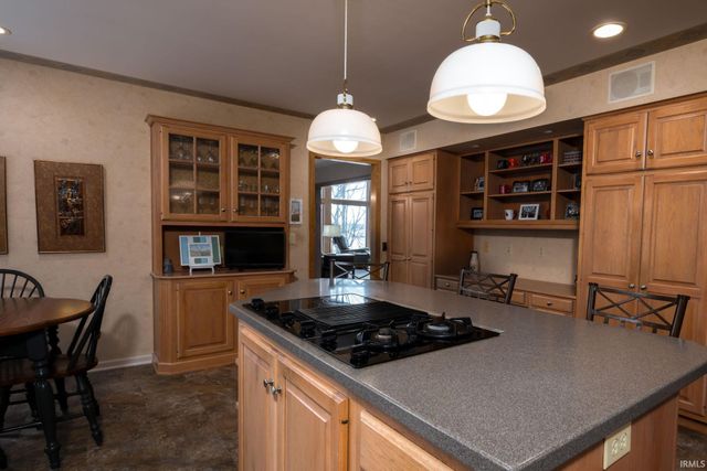 7117 Twelve Oak Court, Fort Wayne, IN 46804