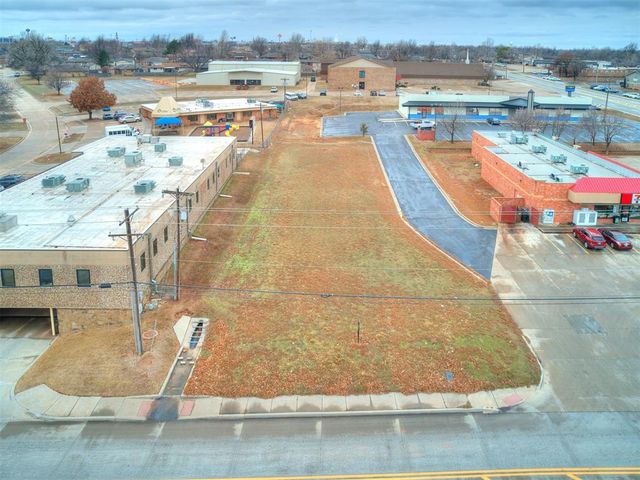1308 Holly Avenue, Yukon, OK 73099