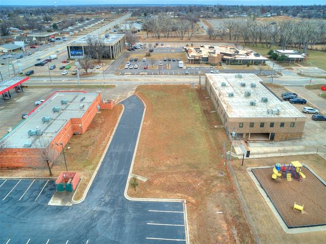 1308 Holly Avenue, Yukon, OK 73099