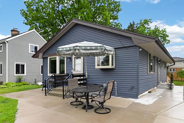401 Harvey AVENUE, Waukesha, WI 53186