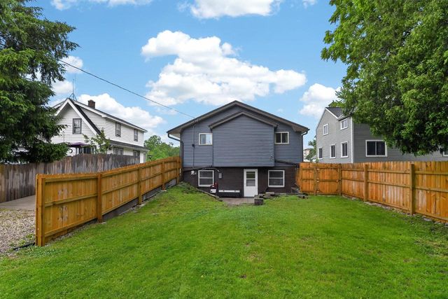 401 Harvey AVENUE, Waukesha, WI 53186