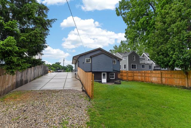 401 Harvey AVENUE, Waukesha, WI 53186