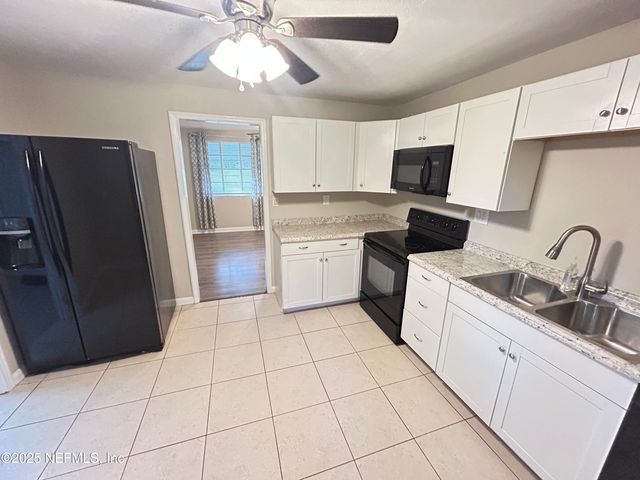 3958 HUNTER Circle, Jacksonville, FL 32207
