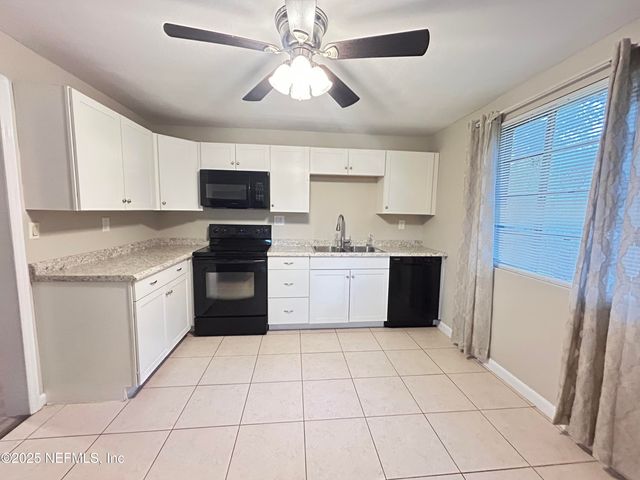 3958 HUNTER Circle, Jacksonville, FL 32207