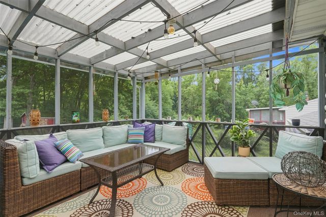 21 Smith Street, Red Hook, NY 12571