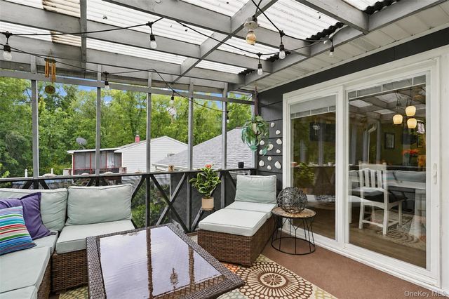 21 Smith Street, Red Hook, NY 12571