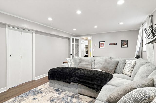 21 Smith Street, Red Hook, NY 12571