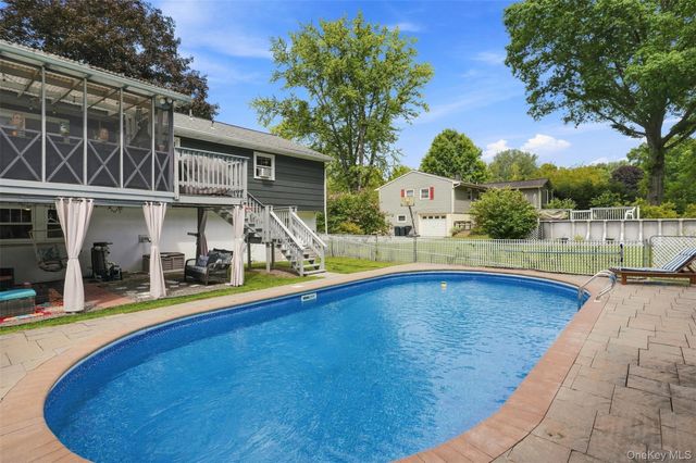 21 Smith Street, Red Hook, NY 12571