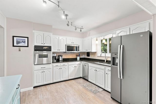 21 Smith Street, Red Hook, NY 12571