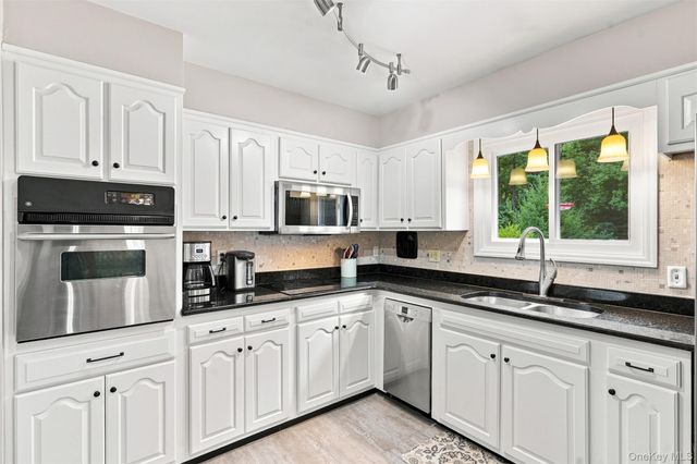 21 Smith Street, Red Hook, NY 12571