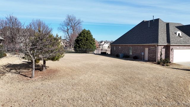 9555 E 109th Street, Tulsa, OK 74133