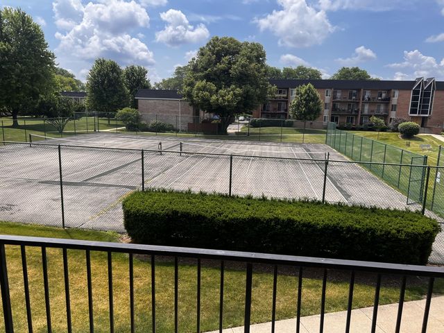 1056 N Mill Street 201, Naperville, IL 60563