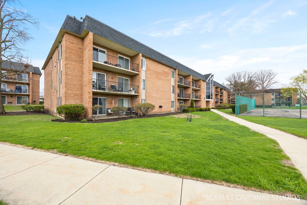 1056 N Mill Street 201, Naperville, IL 60563