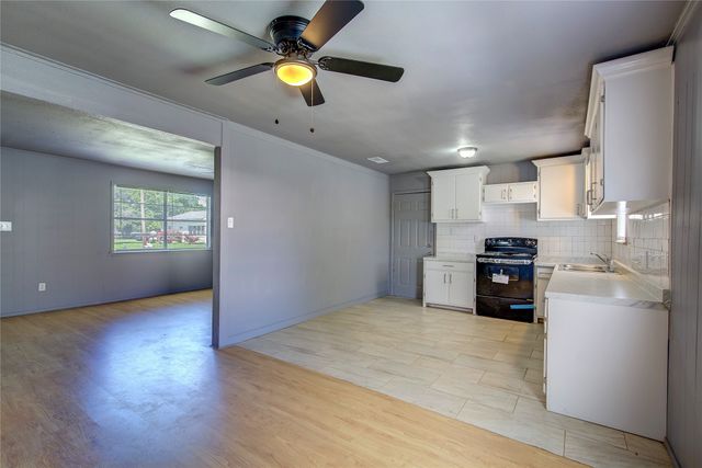 101 Mcbride Street, Lone Oak, TX 75453