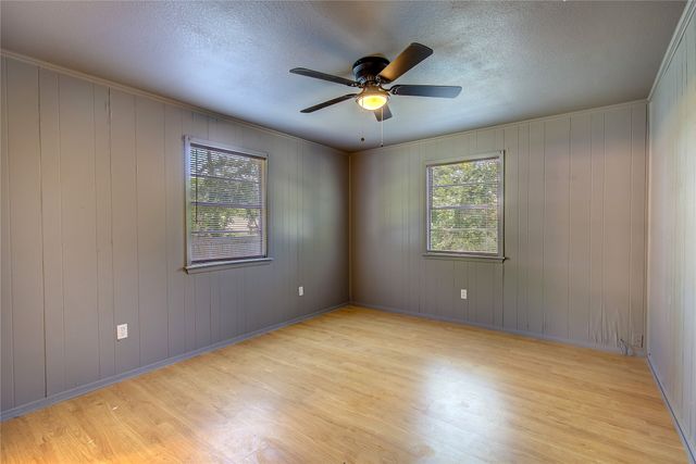 101 Mcbride Street, Lone Oak, TX 75453